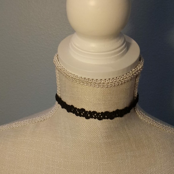 Bundle of five chokers - Picture 7 of 10